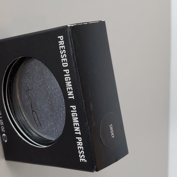 MAC Pressed Pigment Shimmer Eyeshadow in Smoky - Picture 2 of 5